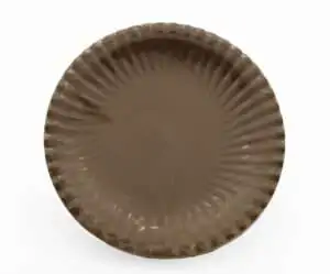 Piatto piano color cioccolato in cartoncino 18 cm