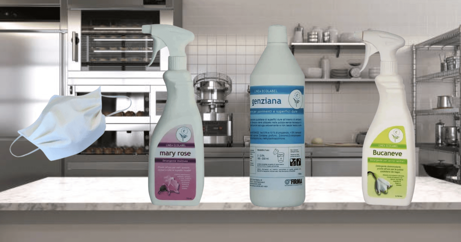 Stoviglie ecologiche, usa e getta, riciclabili su uno sfondo colorato. | Foto Gratis